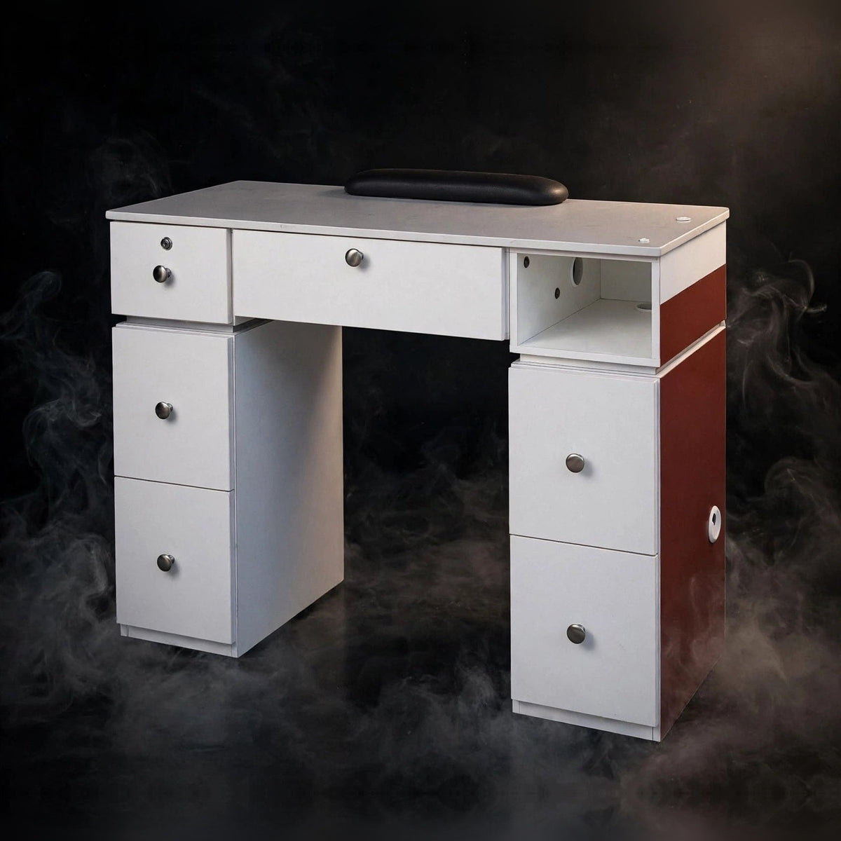 Nail Table T07 - White / Burgundy